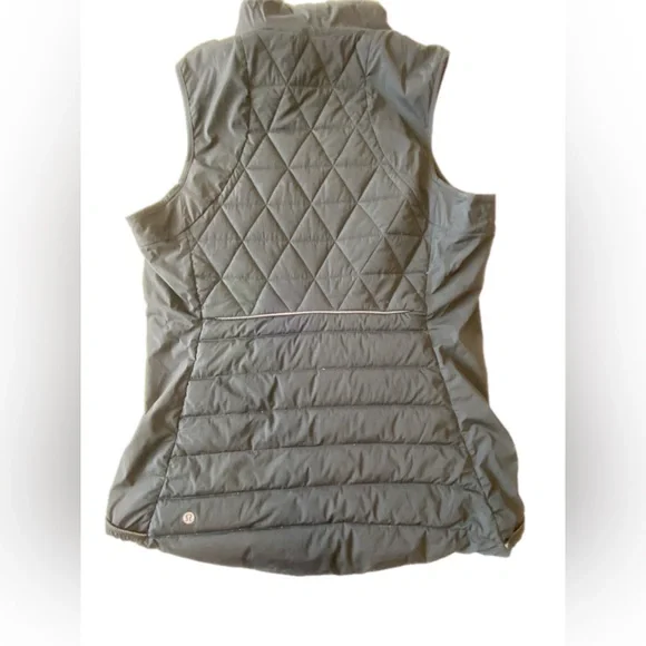 Lululemon Fluffed Up vest size 12 - Picture 14 of 16